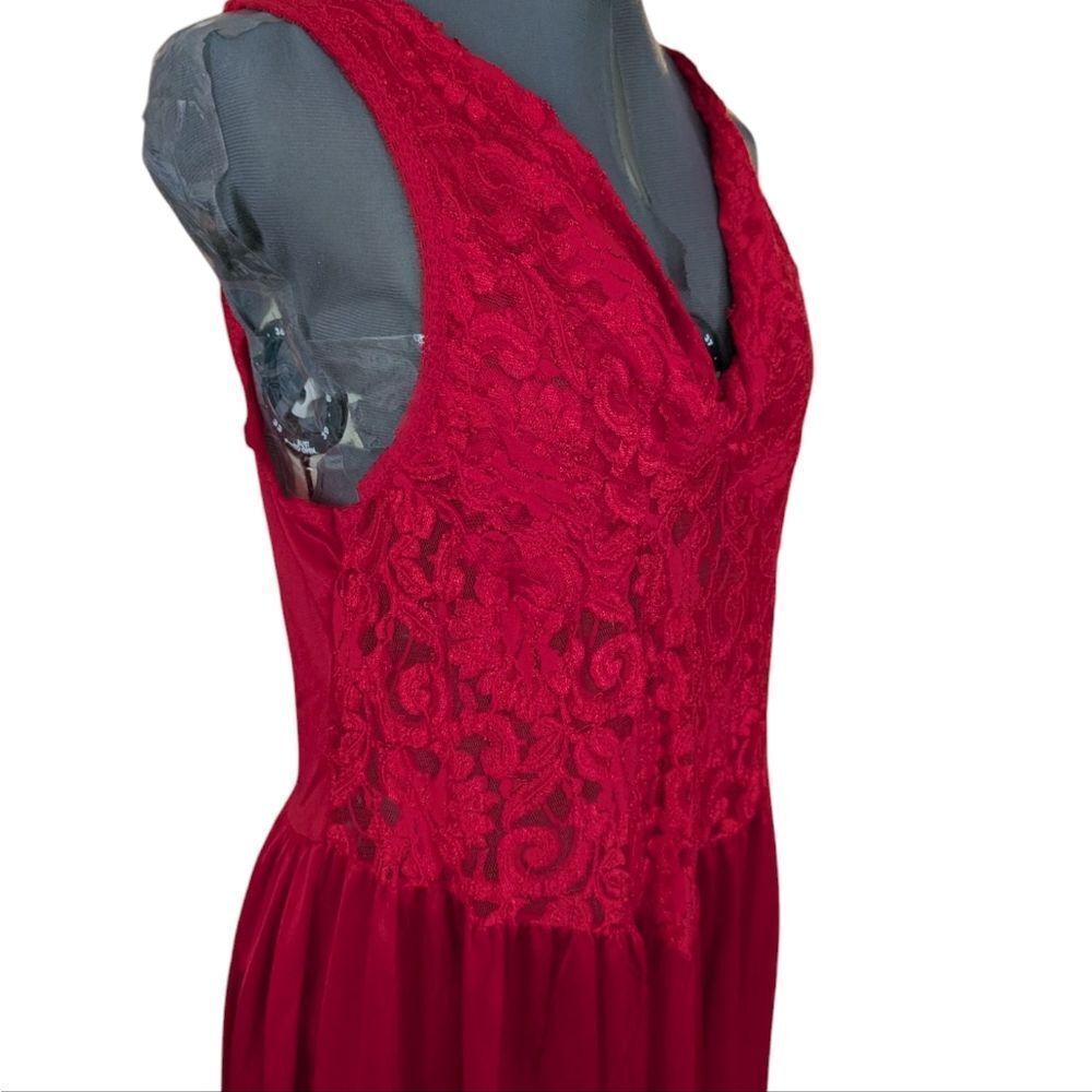 Women's Vintage Red Lace‎ And Satin Cinema Nightgown Size Large NWT
